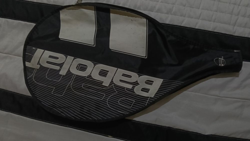 Raquetes de tênis em muito bom uso