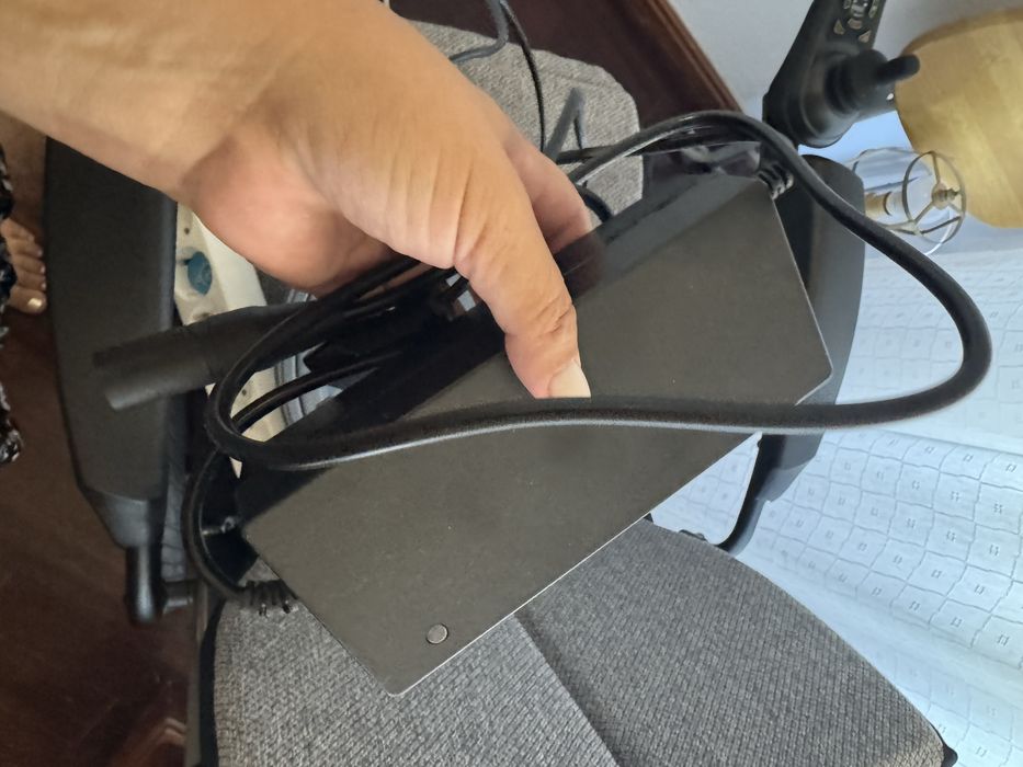 Cadeira de rodas elétrica dobrável Mobiclinic Mara