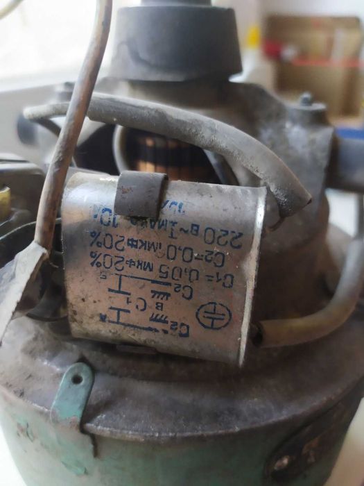 Моторчик від пилесосу Ракета СССР.