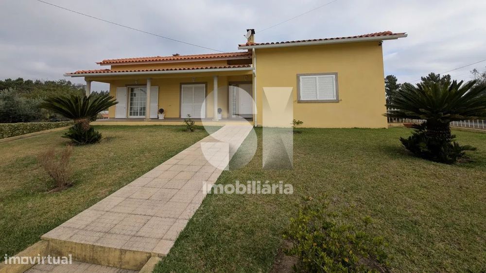 Moradia T3 com Garagem Dupla, Piscina, Jardim e Furo - em Tábua