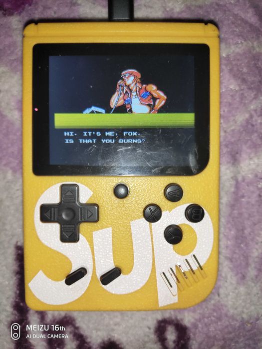 Портативная приставка supreme на 400 игр..