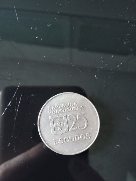 Moeda 25 escudos 1977