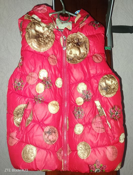 Жилетка на дівчинку.