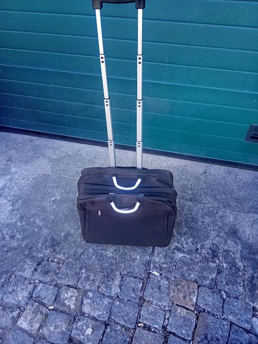 Mala de viagem pequena