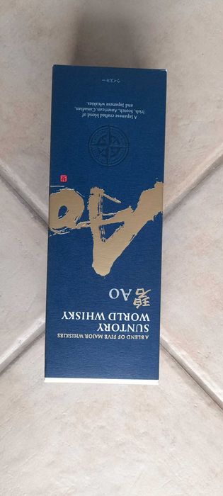 Caixa de cartão de whisky Japonês (SUNTORY WORLD WHISKY) vazia