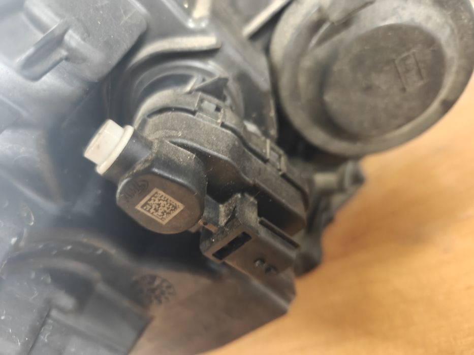 Lampa lewa Duster 2023