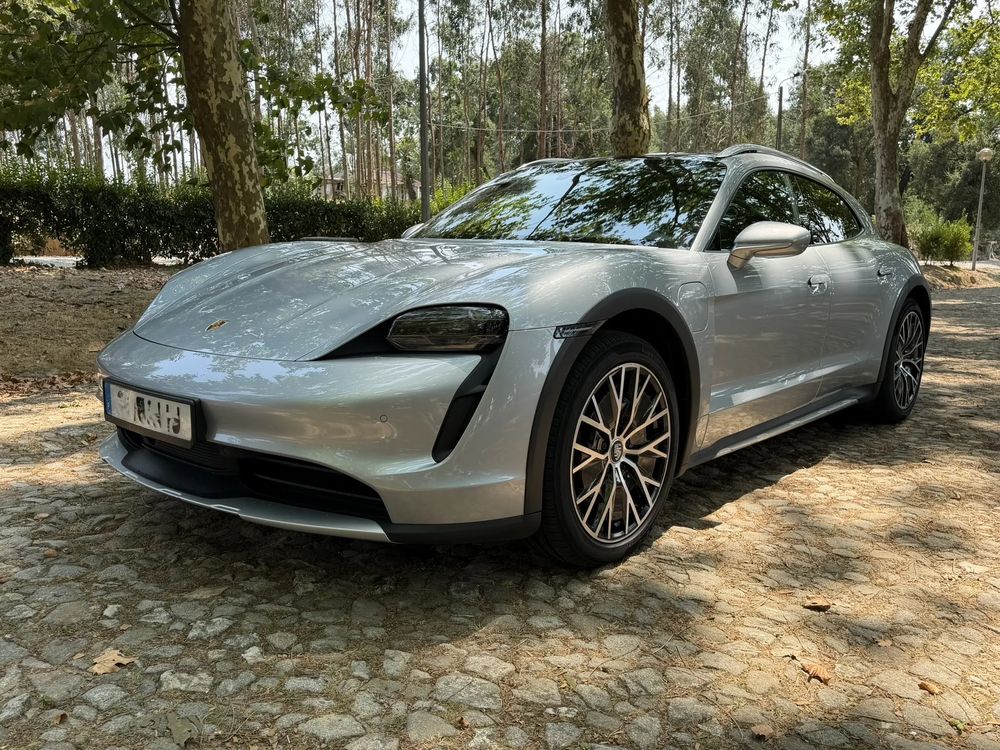 Porsche Taycan Cross Turismo 4