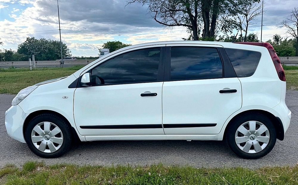 Nissan Note  2012 Після незначної ДТП. НА ВПЕВНЕНОМУ ХОДУ. Відмінний стан.