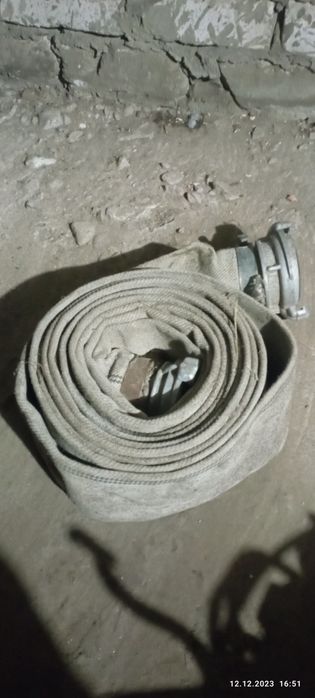 Продам пожежні рукави ціна 1500 за один рукав з гайками, меньші по 500