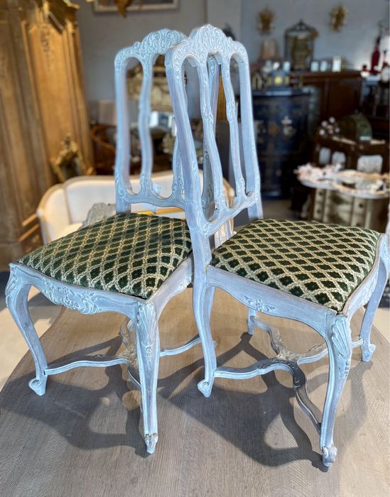 Zabytkowe krzesla ludwikowskie