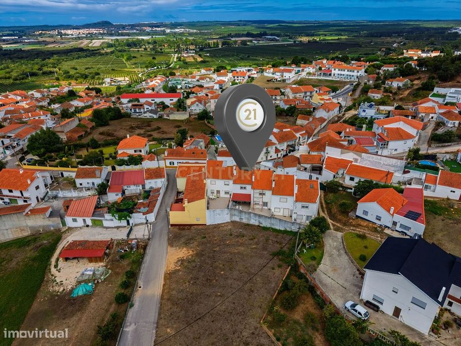 Moradia T2 com Garagem Privativa - Maiorga, Alcobaça