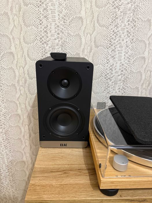 Elac Debut Connex DCB41 Black (активна акустика)