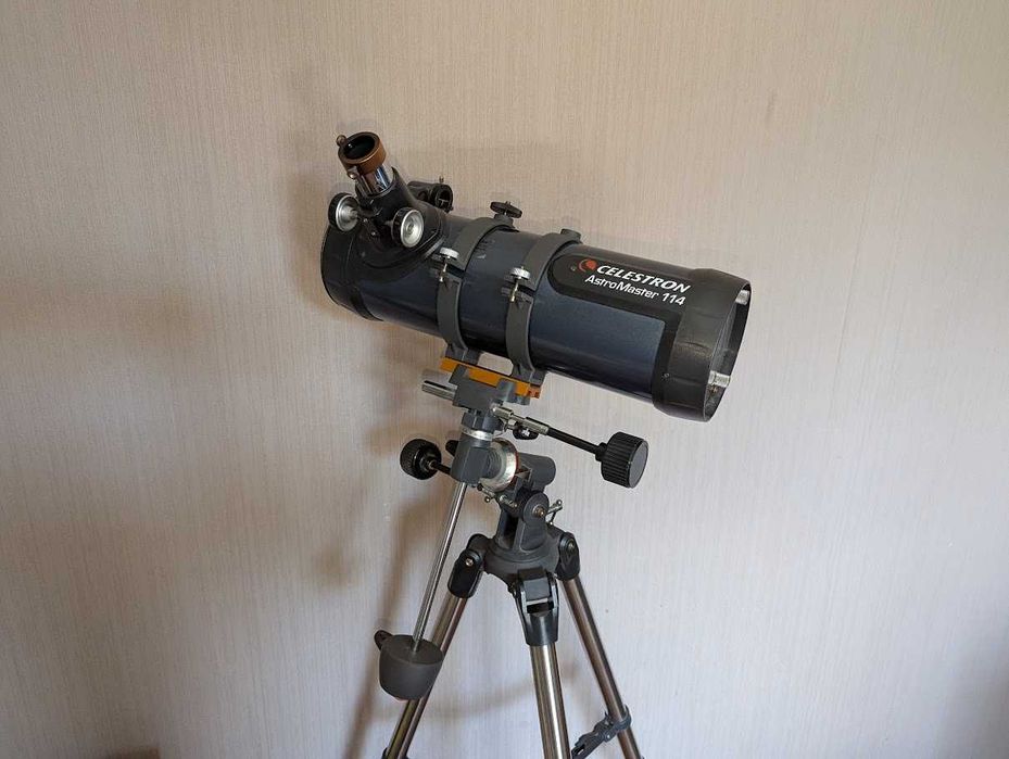 Телескоп Celestron EQ 114 + набір окулярів