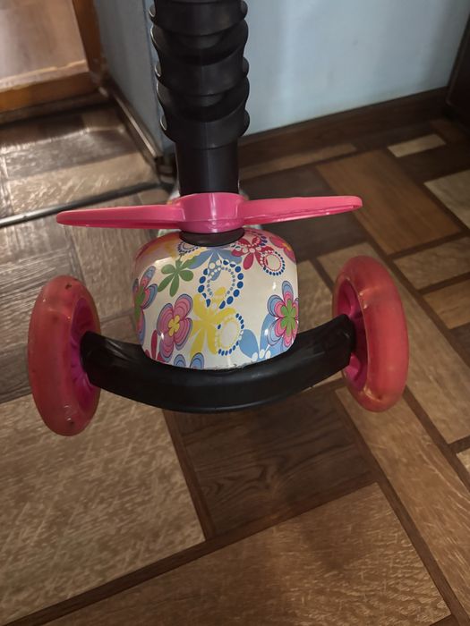 Дитячий самокат рожевий