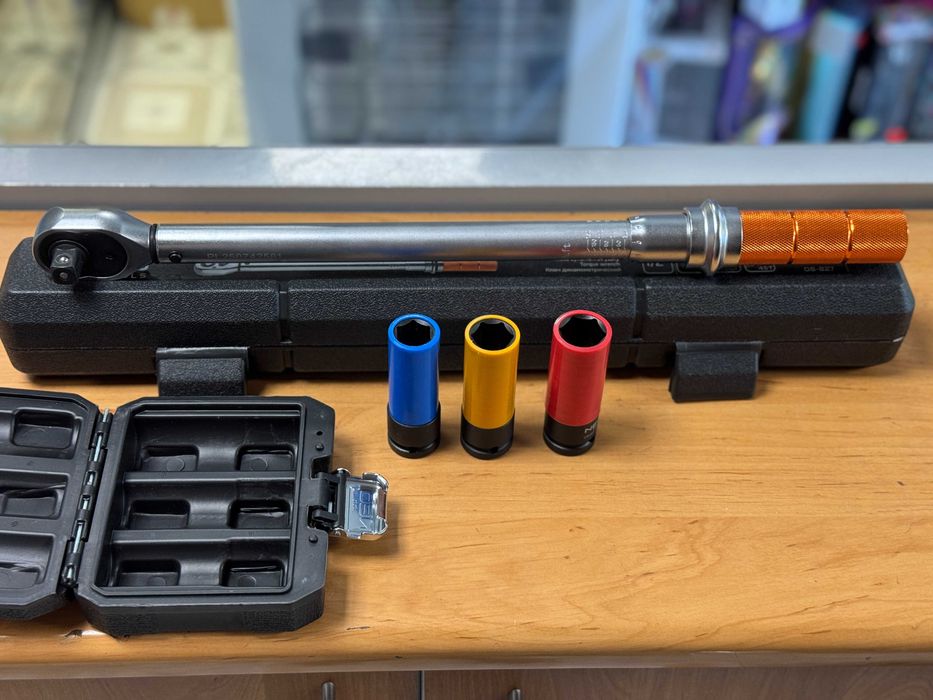 !NOWY!  Klucz dynamometryczny Neo Tools z nasadkami