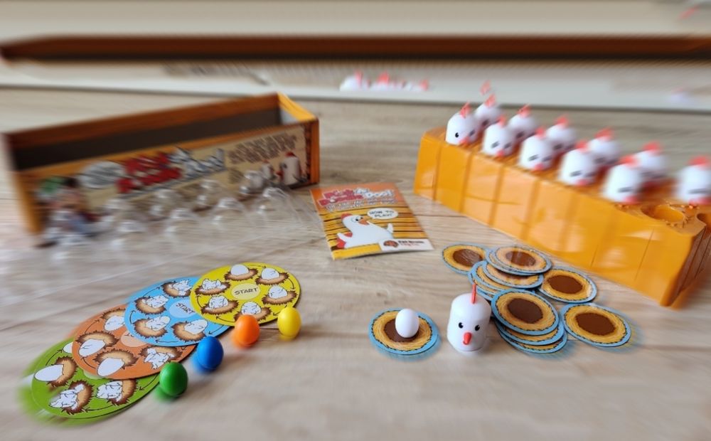 Gra Kurnik Peek-A-Doodle Doo Fat Brain Toys Memory kurki kury