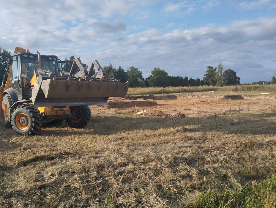 Usługi Koparko-Ładowarką JCB, koparką obrotową, kucie młotem 3CX