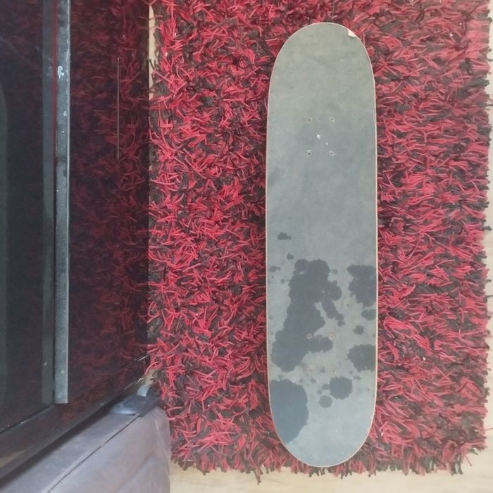 Skate( usado) em bom estado e funcional.