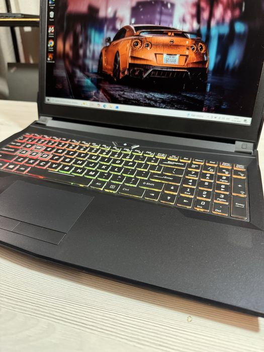 Ігровий ноутбук CLEVO/i7-8750H/16 Gb/SSD 128 Gb/HDD 1 Tb/Nvidia GeForce GTX 1050 4 Gb