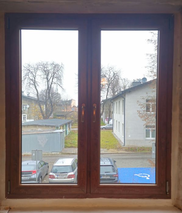 Okno  wyjęte w całości.