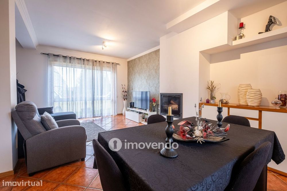 Moradia T3 mobilada e equipada, com garagem e jardim, na Mealhada