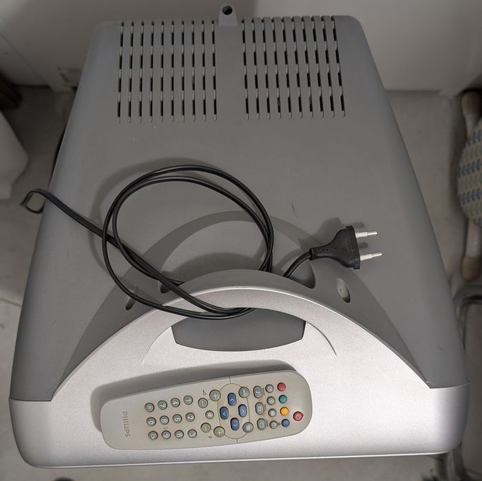 Televisão Philips estilo vintage écran plano
