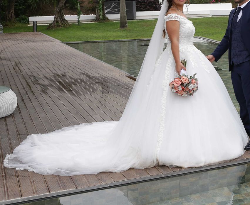 Vestido de Noiva + Véu