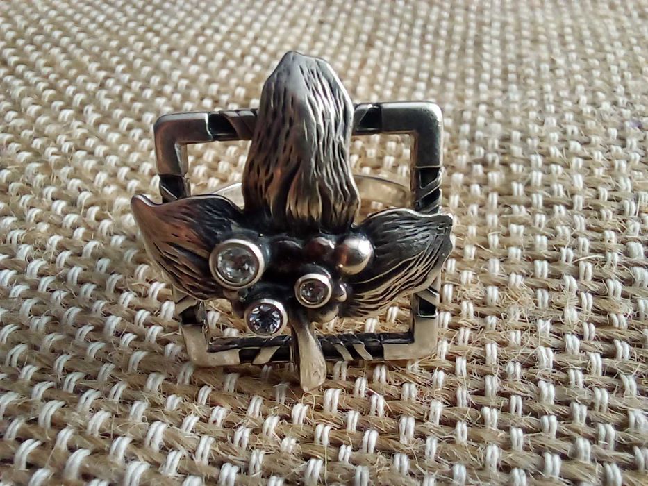 Чудовий срібний набір