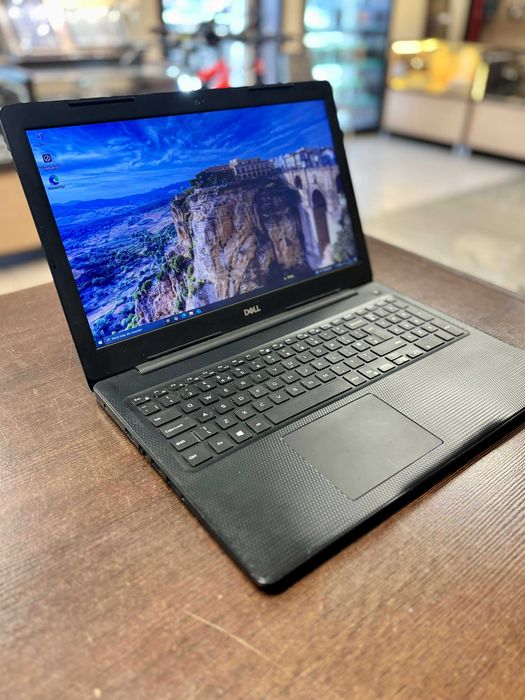 Laptop Dell Inspiron 15 15,6 " Intel Core i3 8 GB / 256 GB czarny