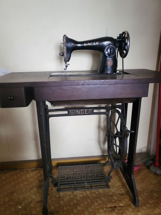 Sprzedam maszynę do szycia Singer