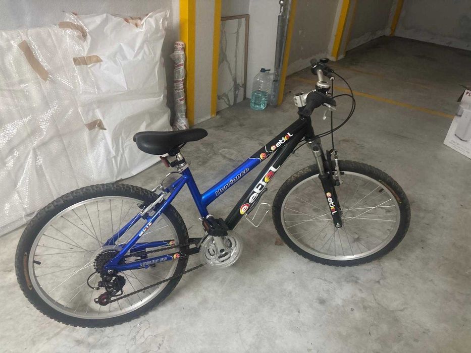 Bicicleta Junior Etiel Hurricane (mudanças Shimano SIS e suspensão dianteira)