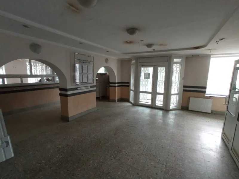 ОРЕНДА – приміщення 1-го поверху площею 98,8 кв.м. м. Сторожинець