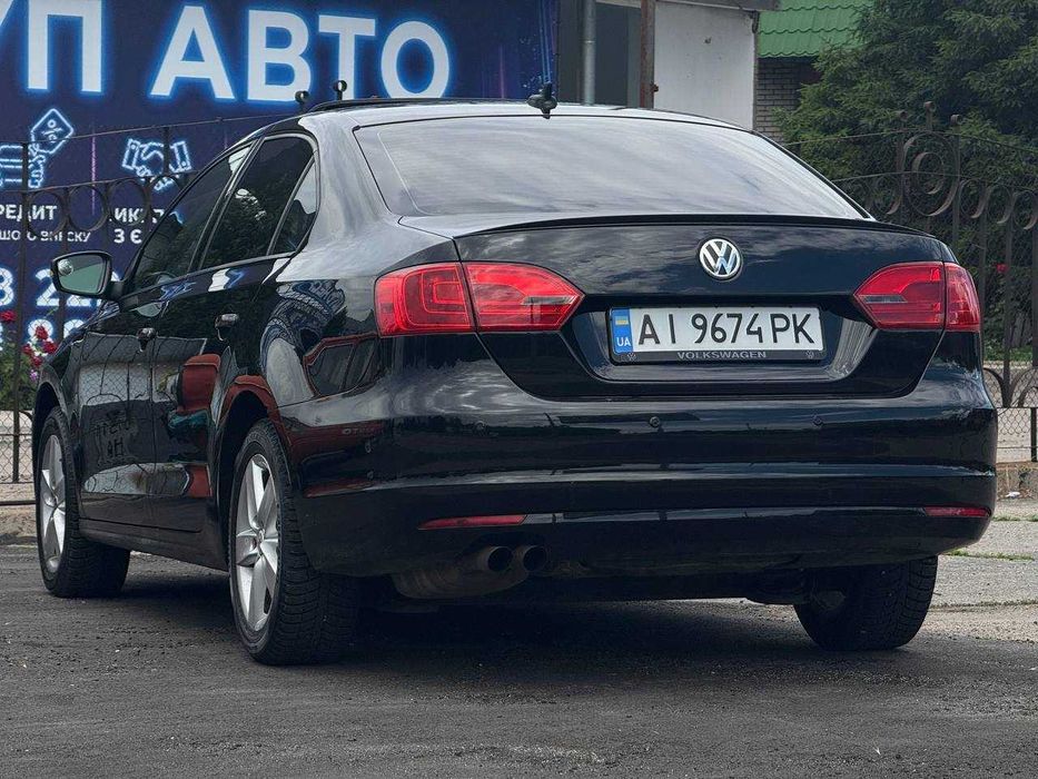 Volkswagen Jetta 2012, 2.0 дизель, автомат