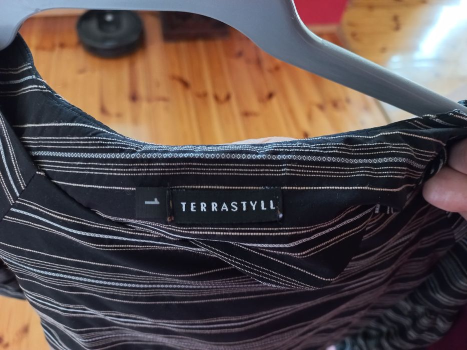 Czarna sukienka Terrastyll