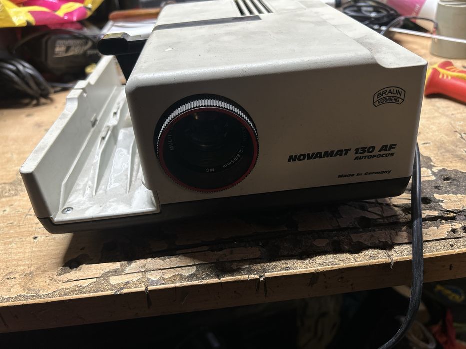 Projektor lampowy Novamat 130 AF