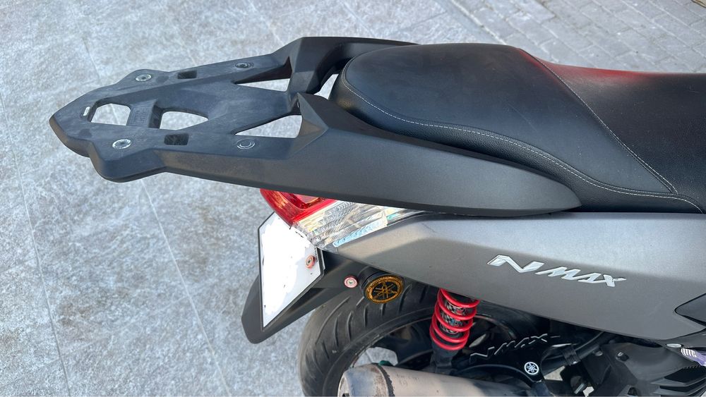 Suporte Yamaha  NMax de 2017 , para top case. ORIGINAL