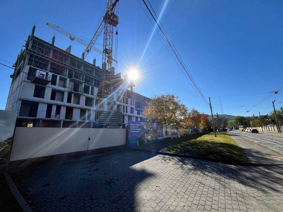 Продаж Фасадного приміщення 123 м2., вул. Промислова Без Комісії