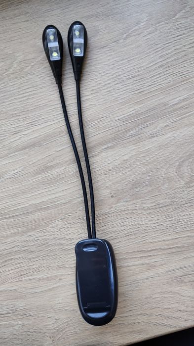 Лампа для читання, ліхтарик, лампа на батарейках