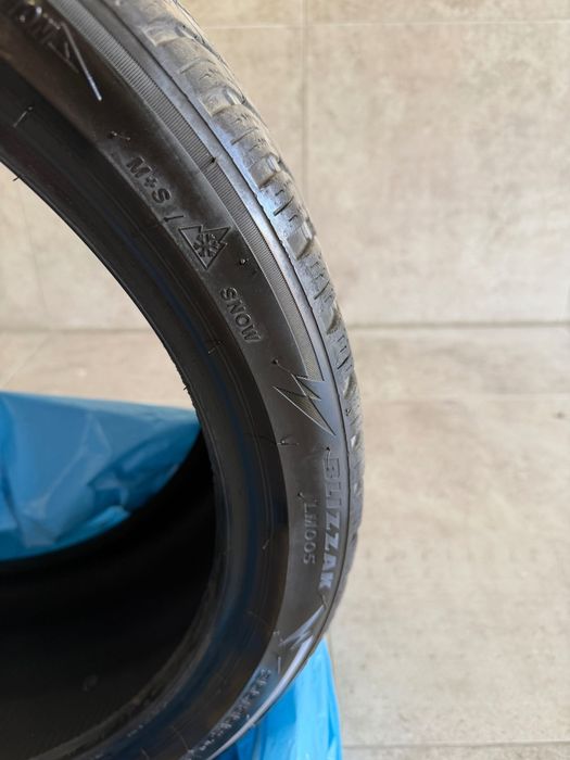 opony zimowe Bridgestone (255/35/R20)