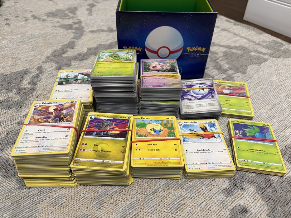 Pokemon лот 1500 шт holofoil, рідкісні, незвичайні, звичайні і тренери