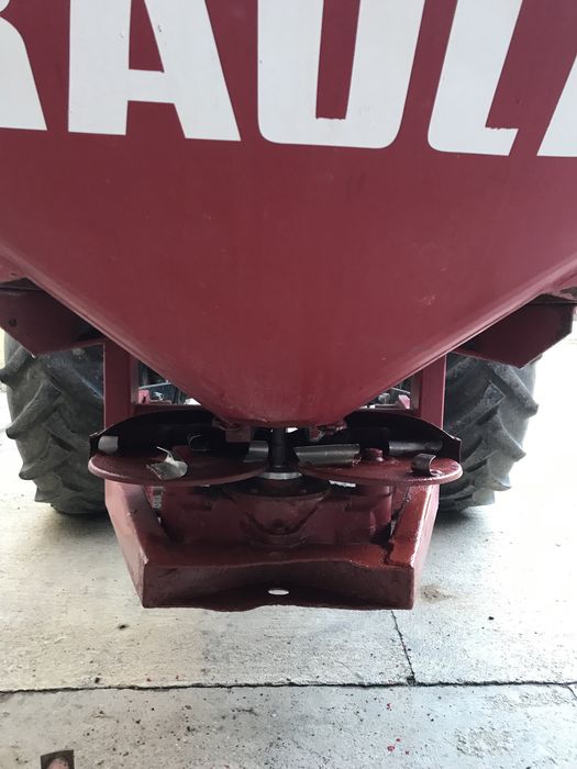 Rozsiewacz nawozow Rauch komet zs600 800 kg