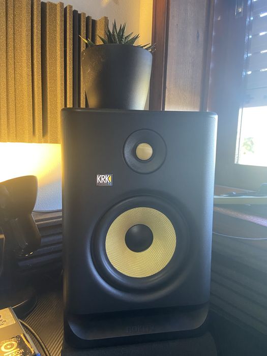 Colunas KRK Rokit rpg G7