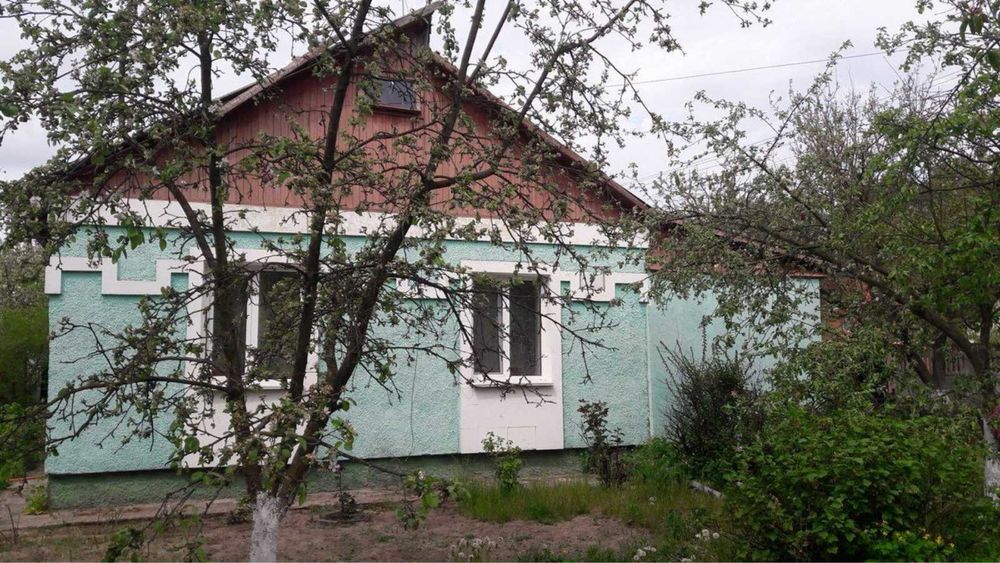 Продажа дома возле Голубого озера! Жилое состояние! Участок 13 соток!