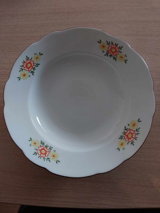 Serwis obiadowy chmielów 19 talerzy