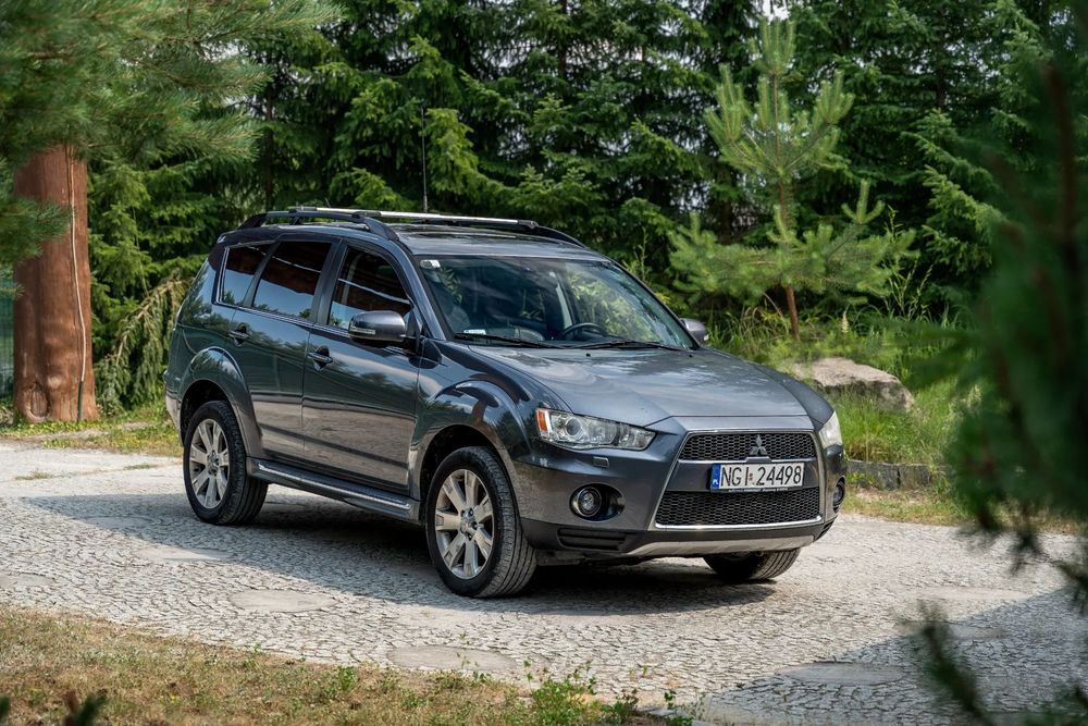 Mitsubishi Outlander SUV / 4x4 AWD / 177 KM / 7 Miejsc / Rockford Fosgate / Szyberdach