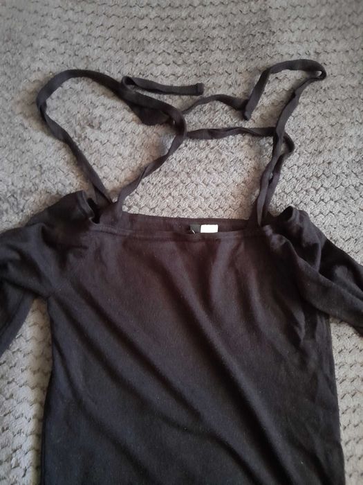 Bluzka z wiązanymi ramiączkami