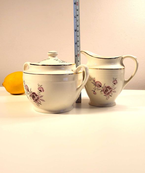 Conjunto de açucareiro e leiteira da Fábrica Portuguesa de Sacavém