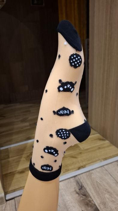 Skarpetki przezroczyste nowe.