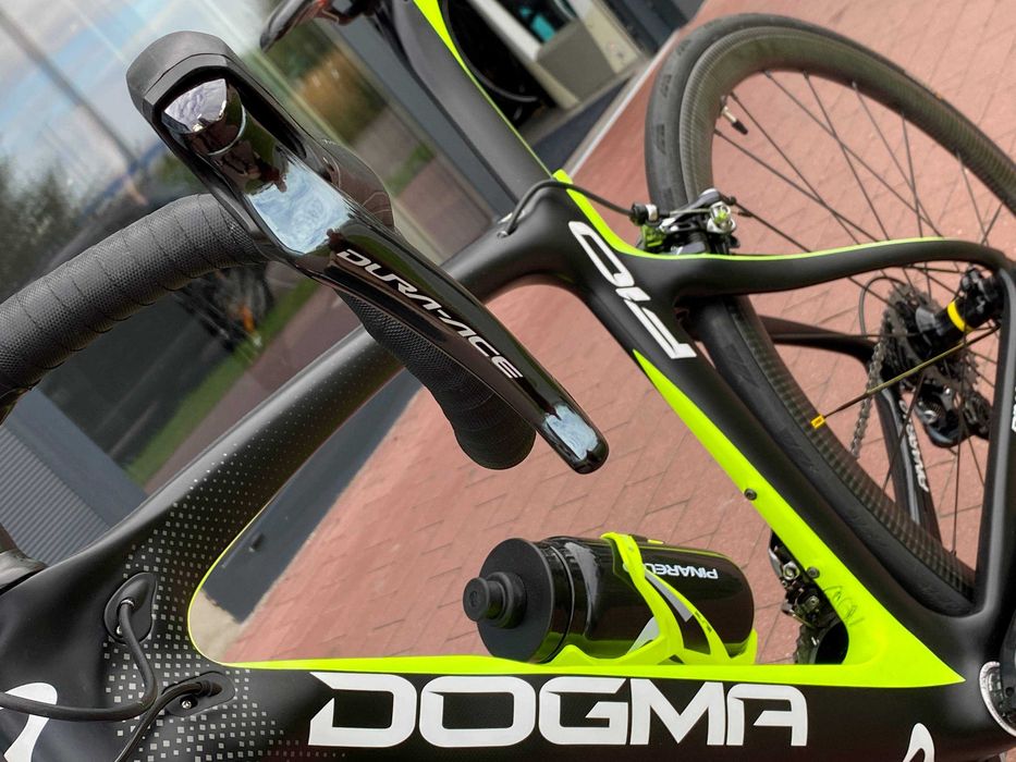 Rower szosowy Pinarello Dogma F10 Shimano Dura-Ace Koła karbonowe Rower używany