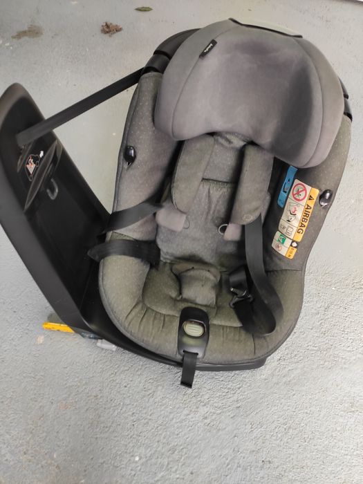 Maxi-Cosi auto giratória.